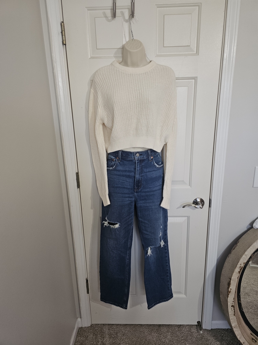 Urban Outfitters Cropped Cream Cozy Sweater Size Small